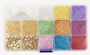 KORALIKI W PUDEŁKU DO PRZECHOWYWANIA + DRUCIK