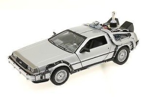 DELOREAN - BACK TO THE FUTURE PART II 1:24 WELLY